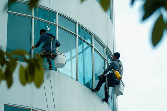 Glass and Windows Cleaning